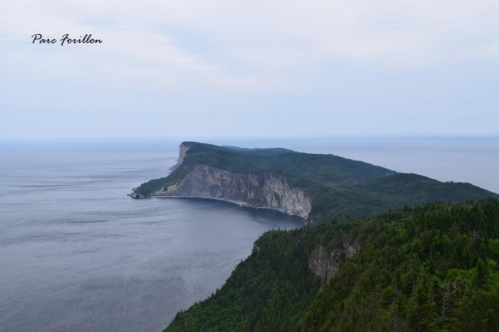Les Cabines Sur Mer Cap-des-Rosiers Kültér fotó